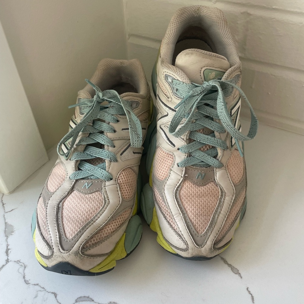 Limited Edition New Balance 9060 Moonbeam Vintage Rose - Picture 2 of 13
